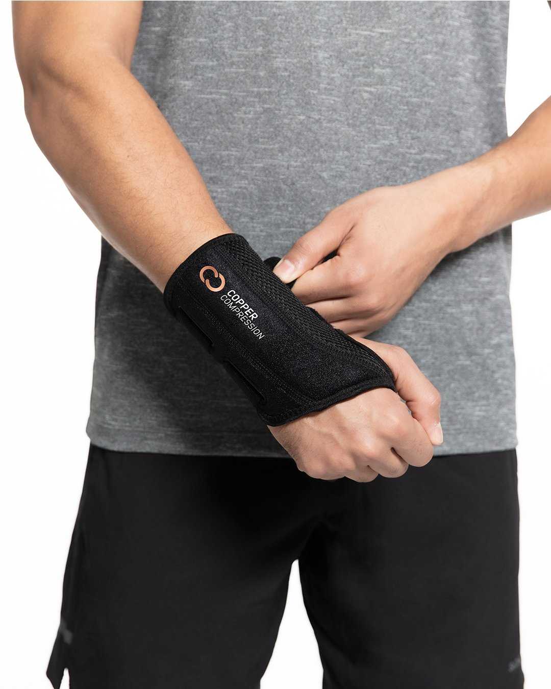 Copper Compression Recovery Wrist Brace - Copper Infused Adjustable Support  Splint for Pain, Carpal Tunnel, Arthritis, Tendonitis, RSI, Sprain. Night  Day Splint for Men Women - Fits Right Hand S-M Right Hand